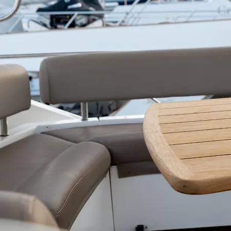 Botel Luxury Yacht 