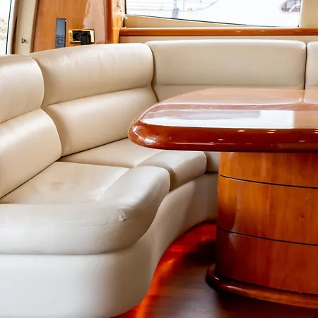 Botel Luxury Yacht 