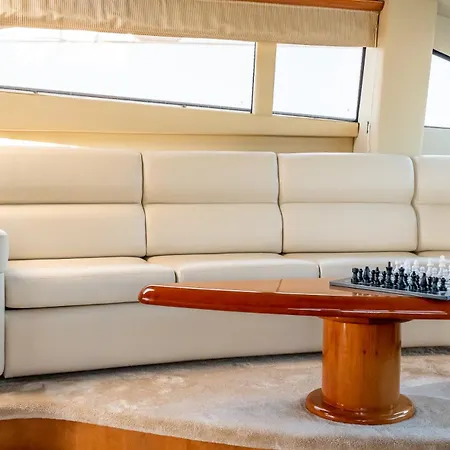 Ботель Luxury Yacht 